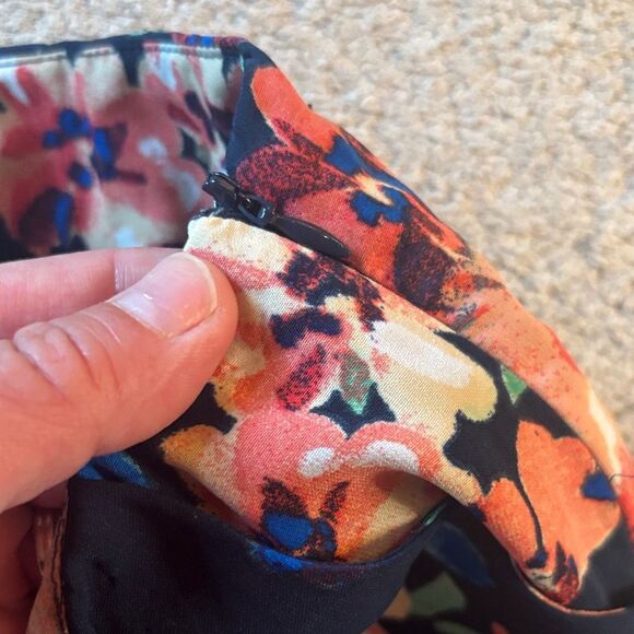 L🖤ve Tree Los Angeles Scalloped Floral Women's Shorts - Picture 5 of 9